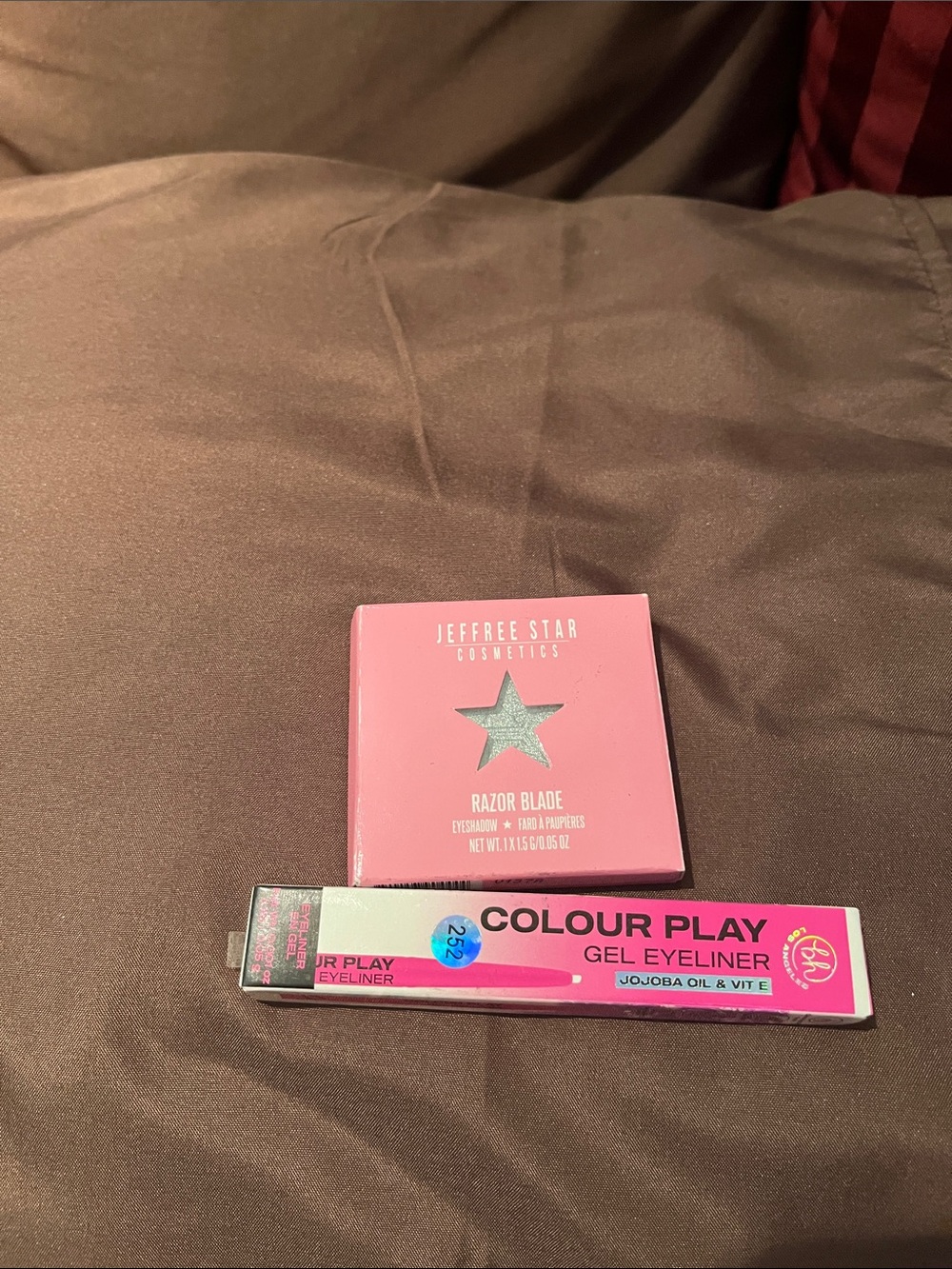 Jeffree Star Razor Blade Eyeshadow & Pink Colour Play Gel Eyeliner